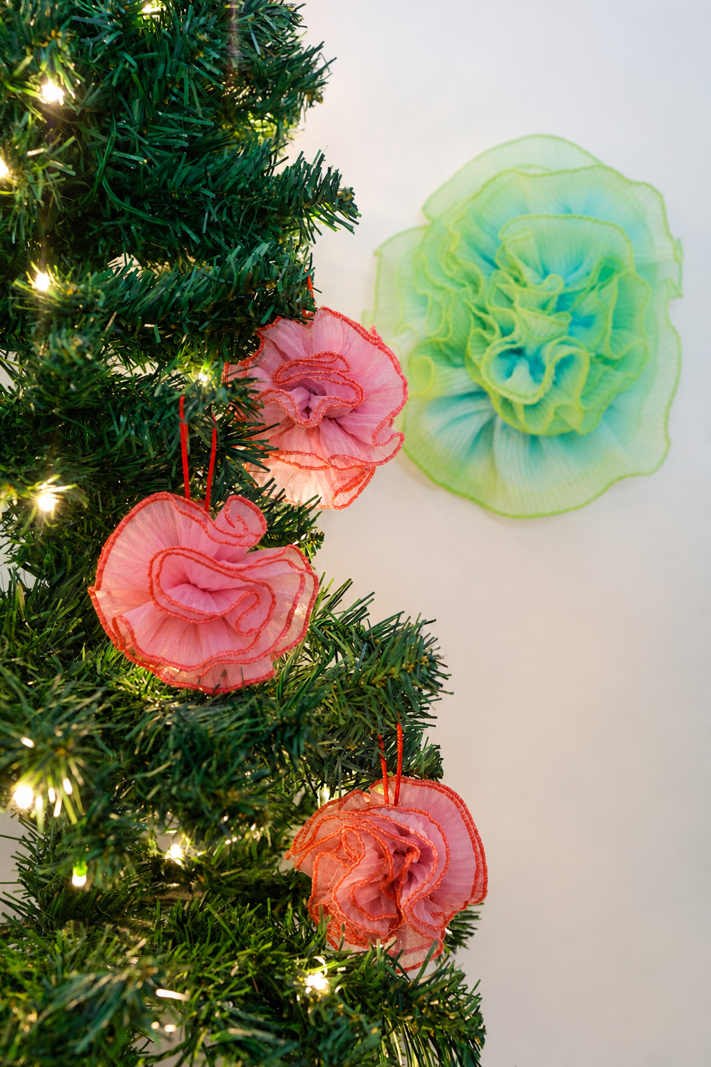Frilly Bon Bon Decoration 4 Piece Set