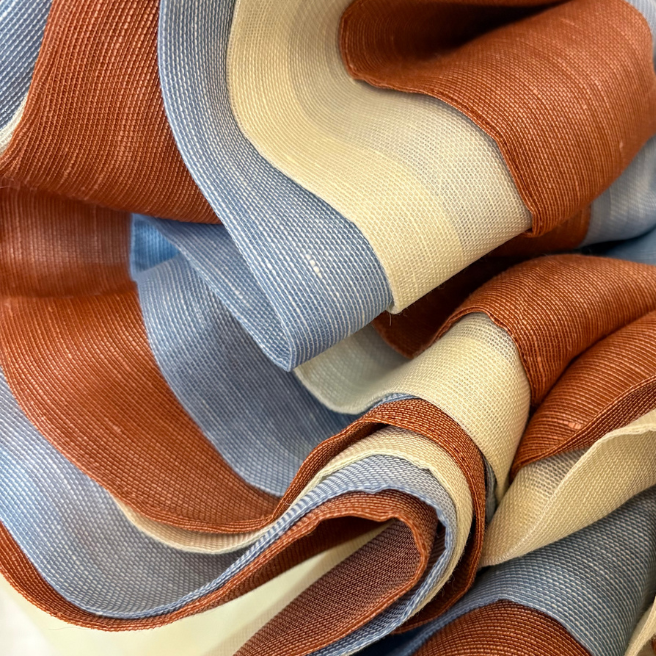 Worn By The Waves, The Maxi